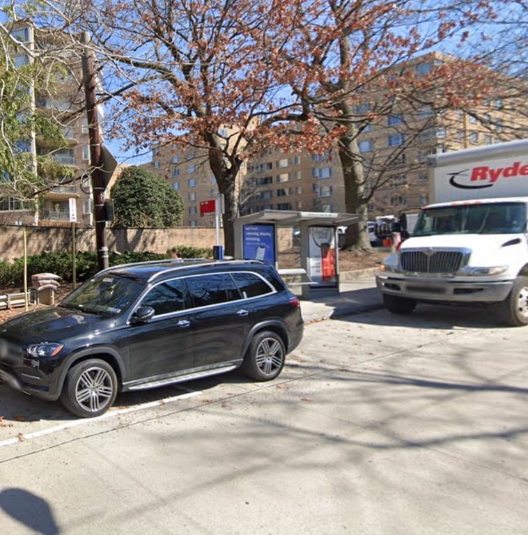 Location photo for Cathedral St NW NS 420' W/O Idaho Ave NW - F/N