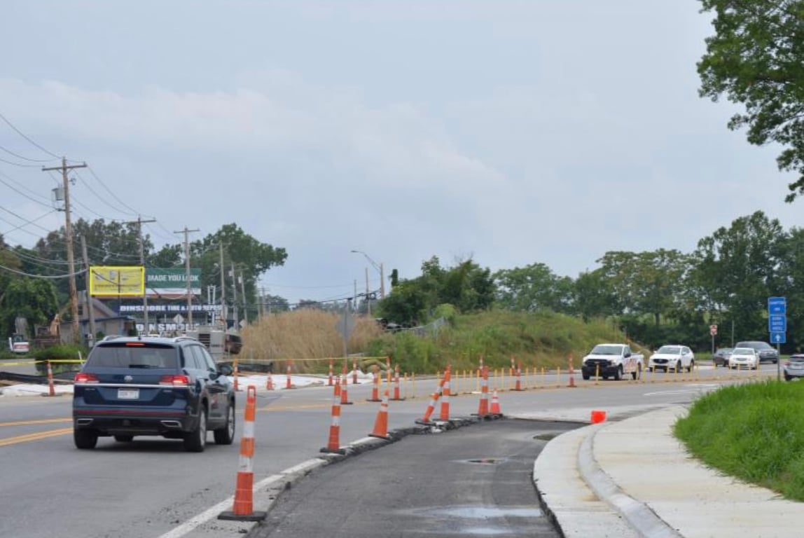 Mileground Morgantown 257' w/o Rt 705, East Facing Media