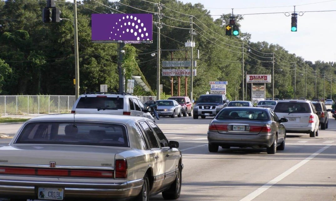 Spring Garden Ave, .90 mi N/O SR 44; E/S F/N Media