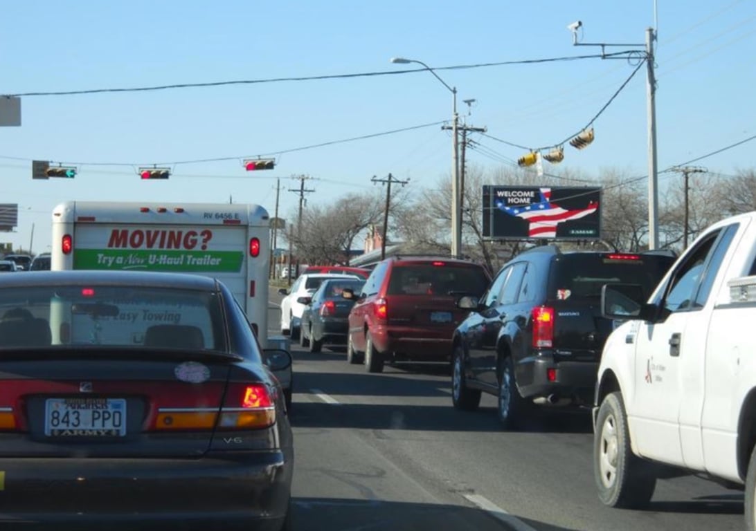 N/S BUS 190 W/O WS YOUNG FE Media