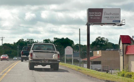 1139 CHAPEL HILL RD .6 mi E/O CORP PKWY SS - 2 Media