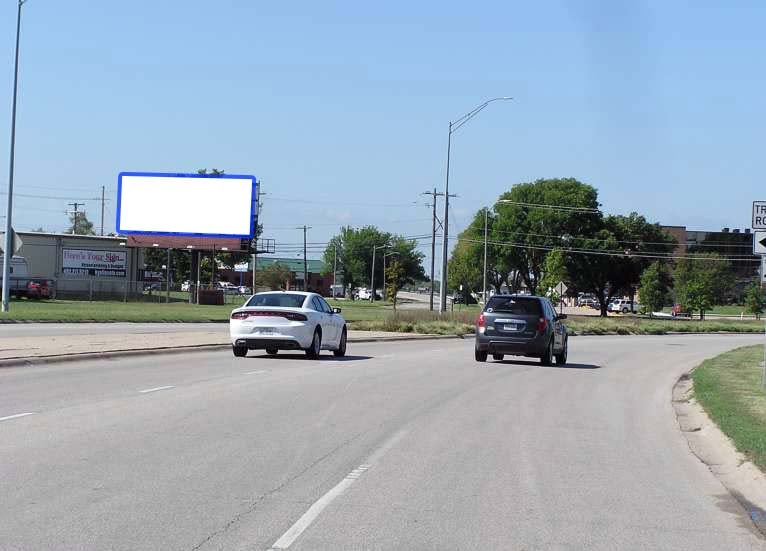 HWY 6, 0.5 mi E/O 11th St Media