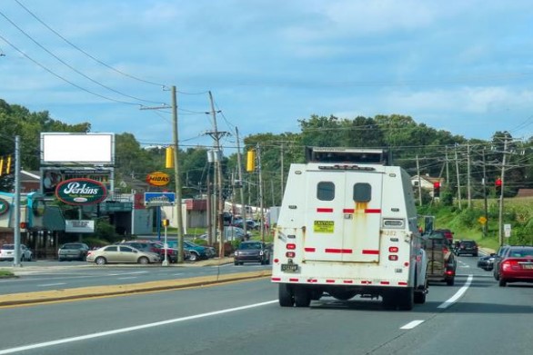 Location photo for Capitol Tr near Liberty Plaza/Possum Park Mall (Newark)