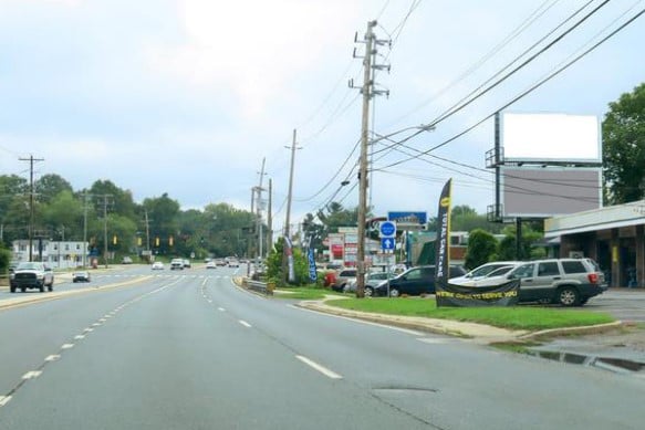 Location photo for Capitol Tr near Liberty Plaza/Possum Park Mall (Newark)