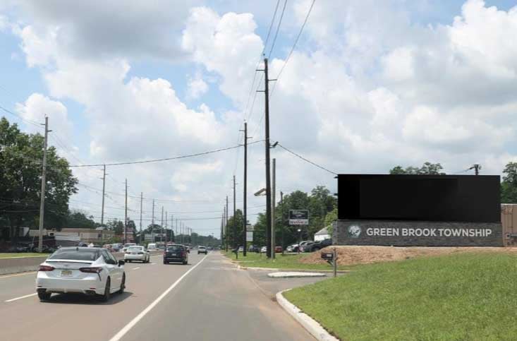 Rt 22 1500 ft W/O Cramer Ave N/S F/E Media