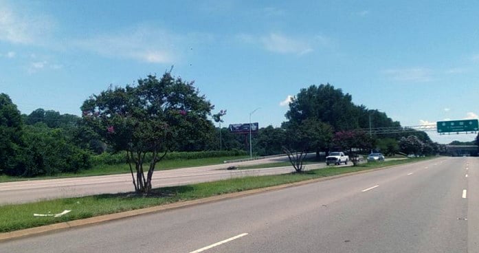 2900 S Wilmington St Overpass 0.8 mi S/O I-440/40 WS (left side) Media