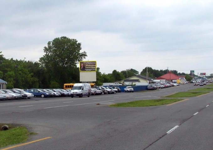 Location photo for NW Broad St near Roselawn Funeral Home & Memorial Gardens (Murfreesboro)