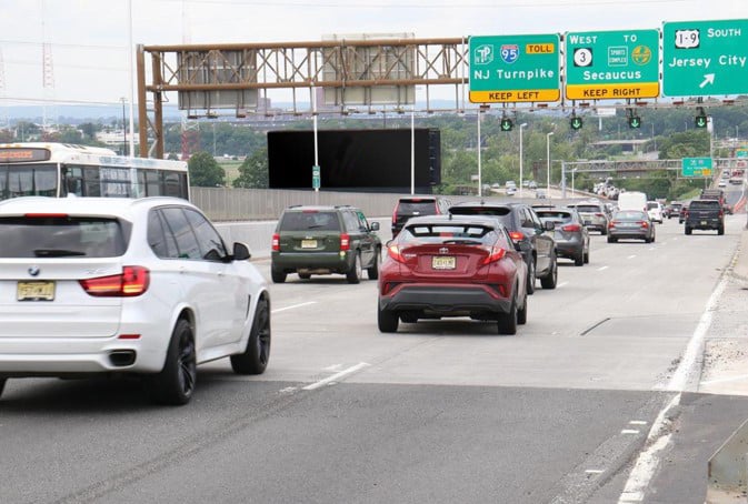 Location photo for Dell Ave near North Bergen Park/Ride Lot at Bus Stop Opposite T (North Bergen)
