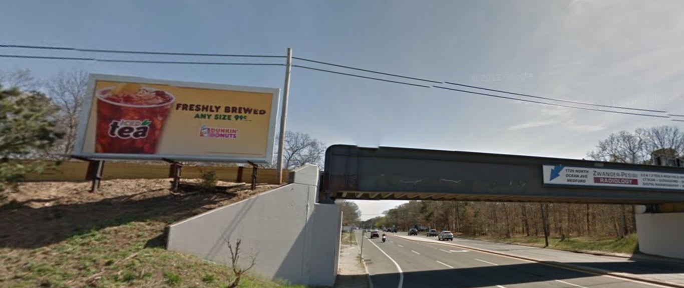 On North Ocean Avenue, 1/4 mile S/O LIE, SE side facing north Media