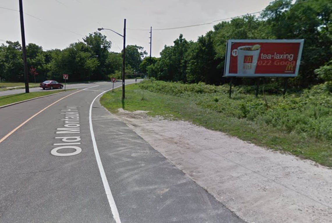 west side Eastport Manor Rd, north of Route 27A, facing west Media