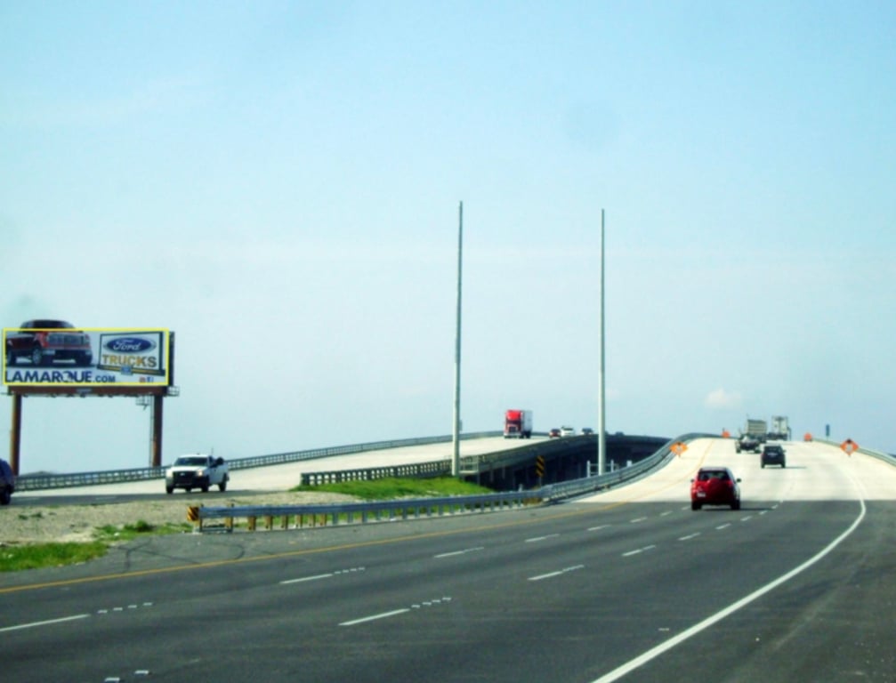 E/S I-10 . 8 MI S/O OAK HABOR BLVD. (1) Media