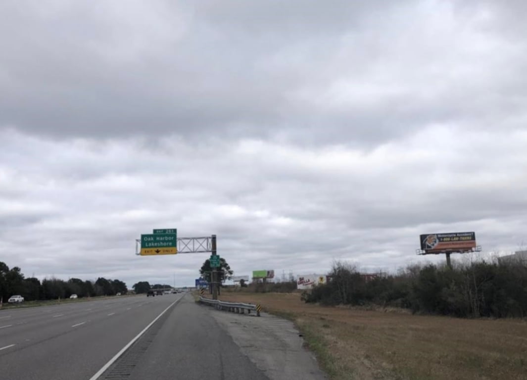 E/S I-10 .5 MI S/O OAK HARBOR Media