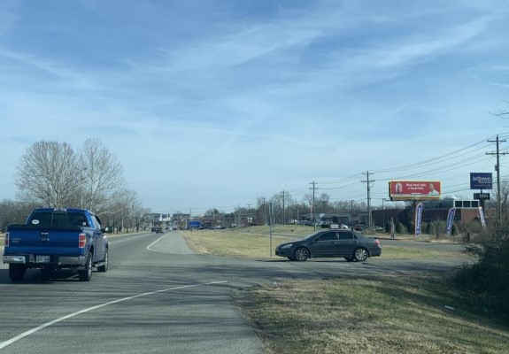 OLD FORT PKWY S/S .7 MILE W/O NW BROAD ST F/W Media