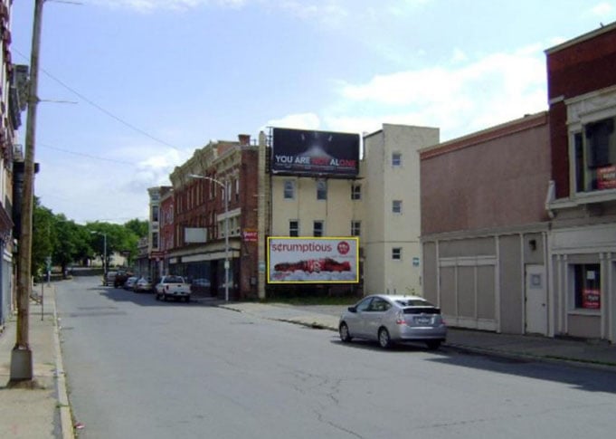 KING ST-200' N/O RIVER ST-WALL, E/S, F/S Media