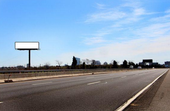 Location photo for AC Xwy NS 1.6mi W/O Baltic Av F/W - 2