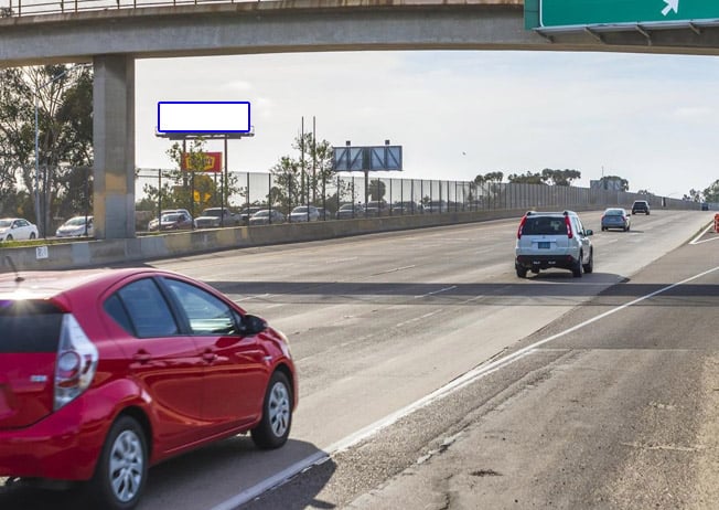 I-5 325.00 ft S/O Sycamore St. W/S F/SE Media