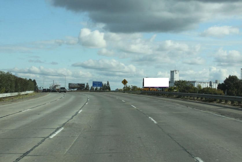 Ws I-5 200.00 ft S/O Wilshire, Stockton F/N Media