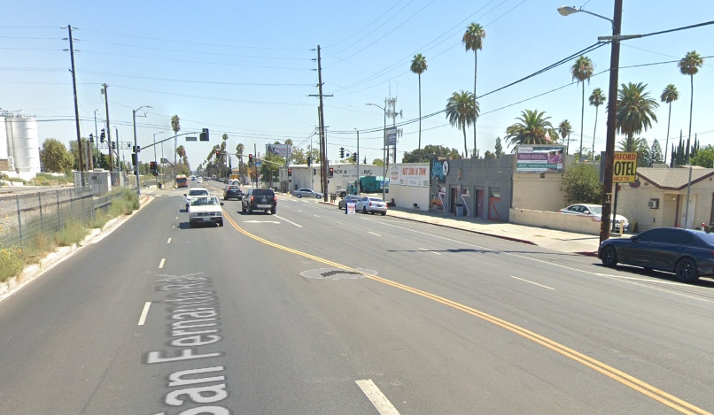 SAN FERNANDO WL 156F N OF ROXFORD ST NF Media