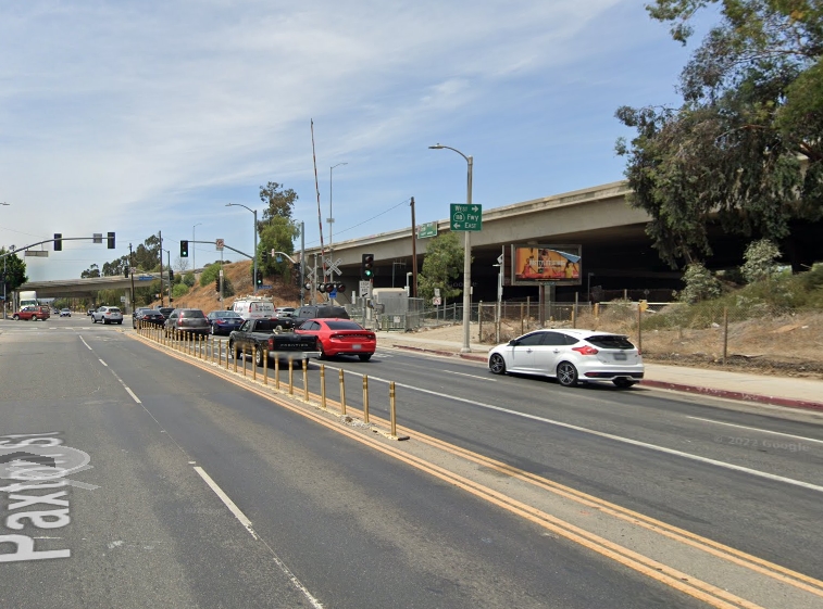 PAXTON WL 75' N/O SAN FERNANDO RD EF Media