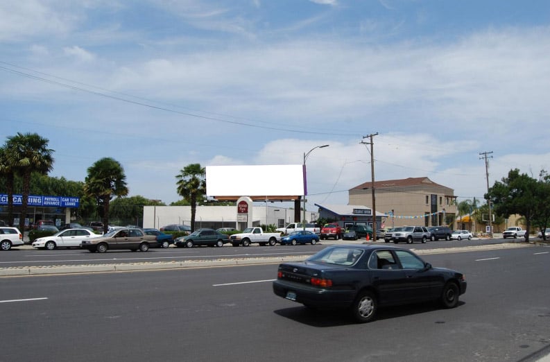 Saratoga Ave 550 ft S/O Stevens Crk Blvd S/S F/S Media