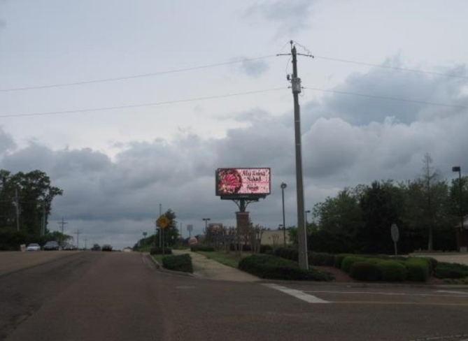 Location photo for Lake Harbour Dr (Ridgeland)