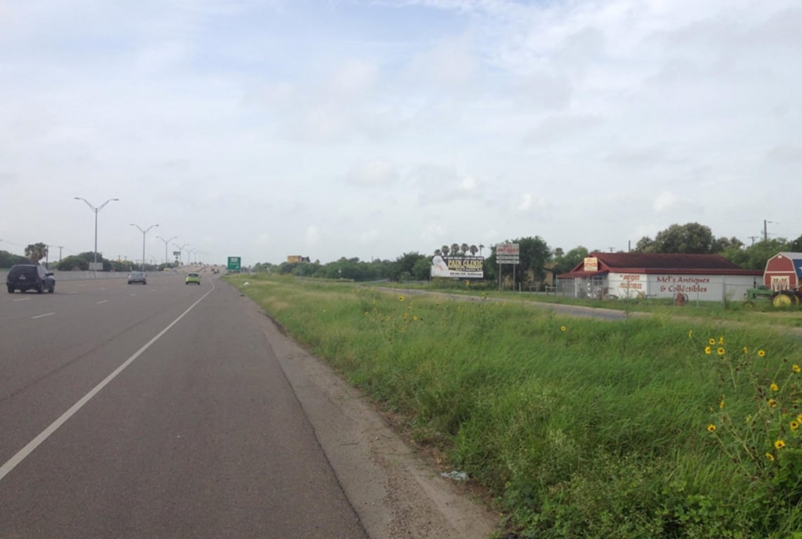 WS US 77 0.5 mi N/O CR 1732, Olmito Media