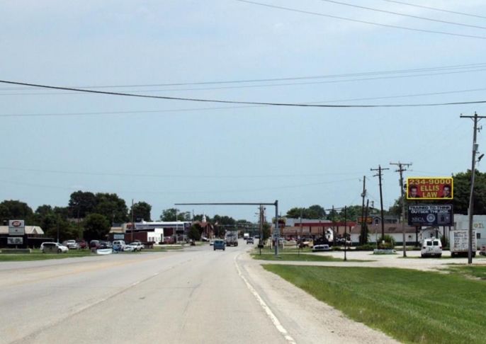 US 40, .6 MI W/O US 150 Media