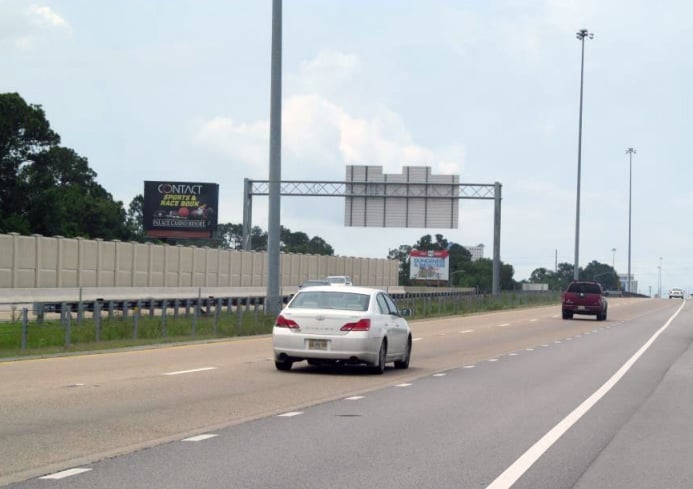E/S I-110 1 MILE S/O I-10 Media