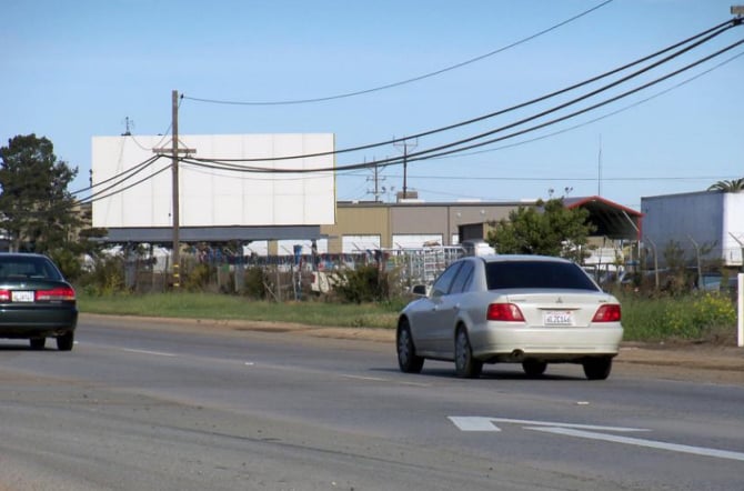 Hwy 101 EL 1400' s/o Spence Rd. Media