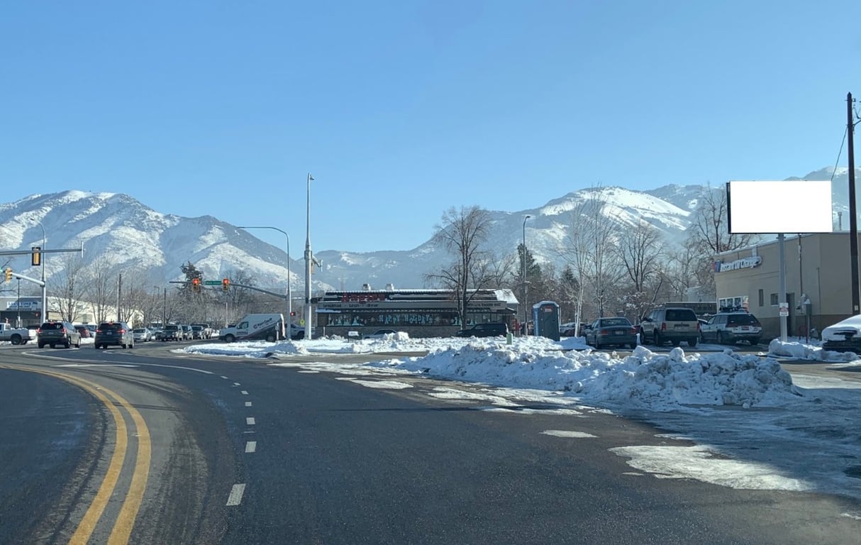 700 North S/S, W/O US 91, W/F Media