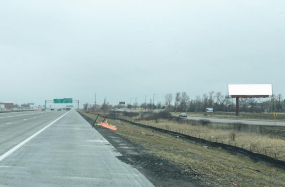 Location photo for Vevea Ln near Sunglass Outfitters by Sunglass Hut (Rogers)