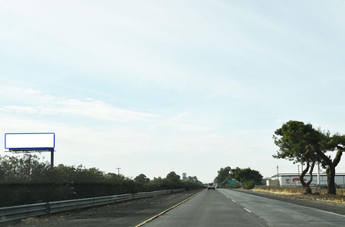 Location photo for Commerce Ave near Broadway @ Castle St (westbound) (Atwater)