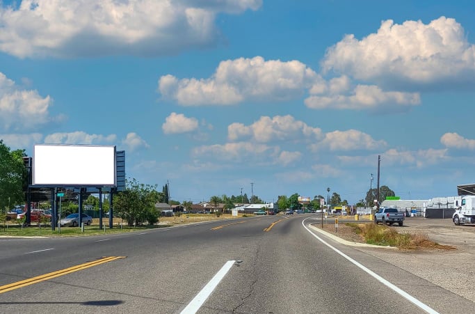 St 140 & Watts Corner SW/S F/E Media