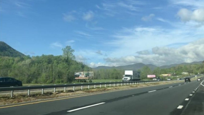 I-40 0.3 mi W/O BAT CAVE RD SS Media