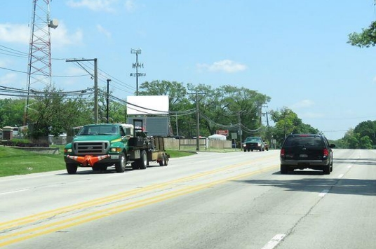 Location photo for Roosevelt Rd near Lorlyn Plaza (Winfield)