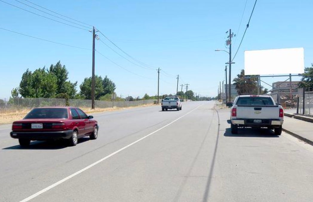 Location photo for E Leland Rd near North Park Plaza (Pittsburg)