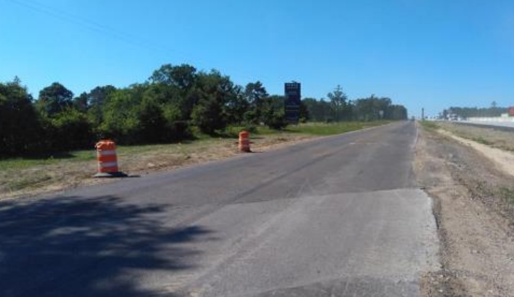 W/S I-45, 1 MILE S/O 1375 F/S L/H Media