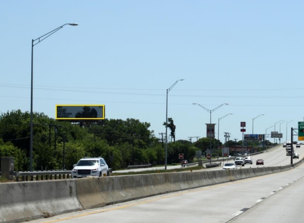 I-35 E e/l .3 mi n/o Swisher Media