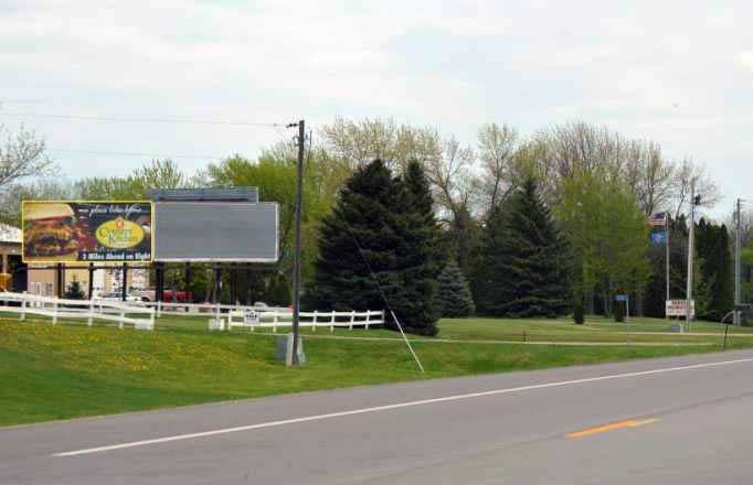 HWY 7 W 300' W/TURNER AVE NL F/W Field Side Media