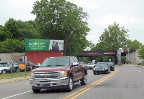 Main St N 645 ft N/O Summit St WS Media