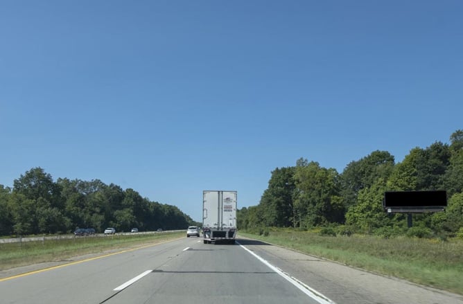 I-96 .5 mi W/O Alden Nash NS F/E Media