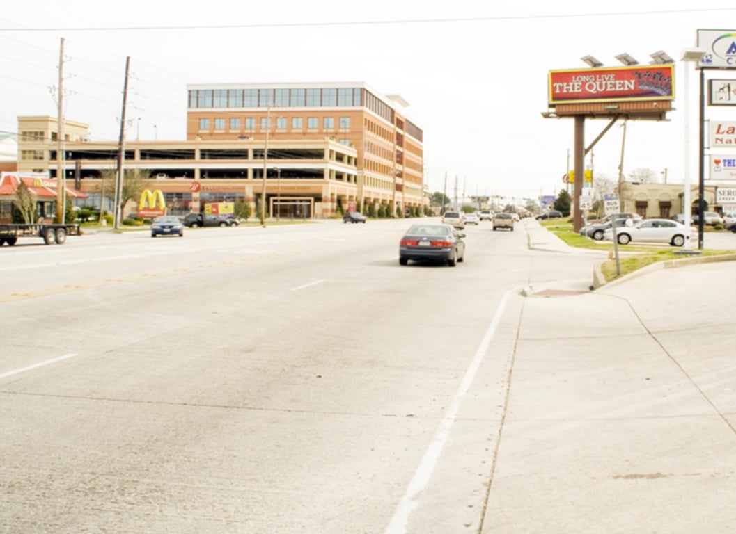 PERKINS @ CAPITOL COURT S/S W/F Media