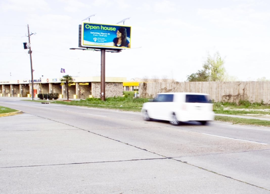 Location photo for Coursey Blvd near Lacoursey Plaza (Baton Rouge)