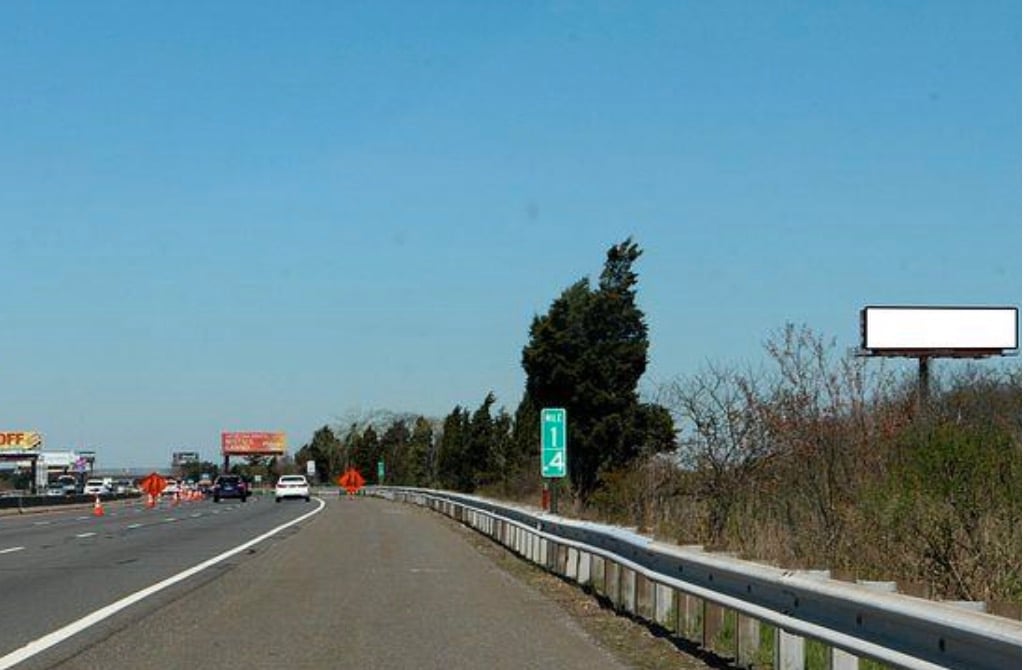 Location photo for AC Xwy NS 1.6mi W/O Baltic Av F/E - 1