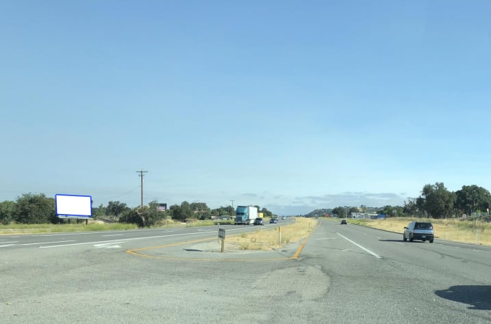 Hwy 101 300 ft S/O El Huey Rd. E/S F/N Media