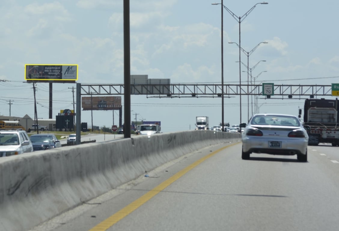 I-35 N E/S .5 MI S/O BRAKER LN Media