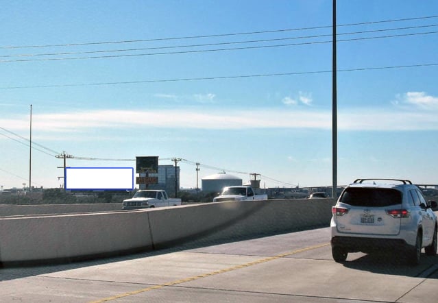 US Hwy 281 N & 568' S/O Encino Rio F/N Media