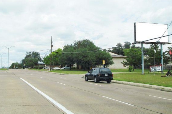 Location photo for S Cockrell Hill Rd near Cockrell Hill @ Larue - N - NS, Oak Cliff (Dallas)