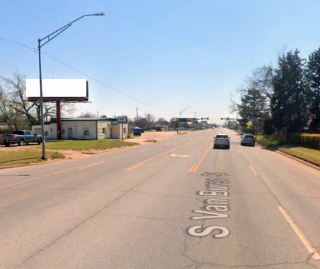 Location photo for USH 81, 110 ft S/O Iowa Ave E/S, N/F