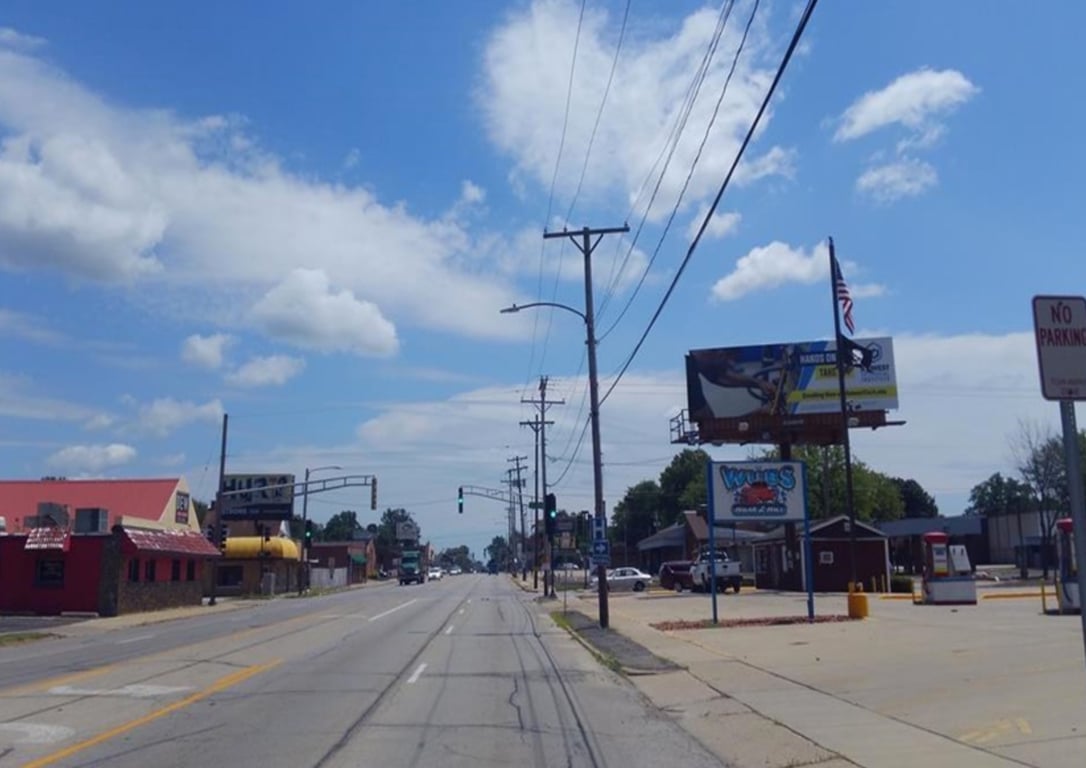 NORTH GRAND 50' W/O RUTLEDGE W/F Media